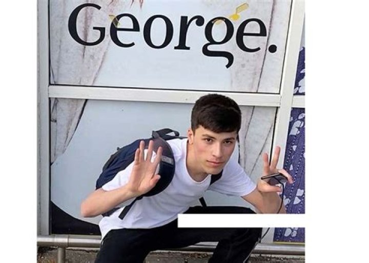 Is GeorgeNotFound English?