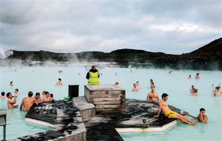Is Iceland warm in summer?
