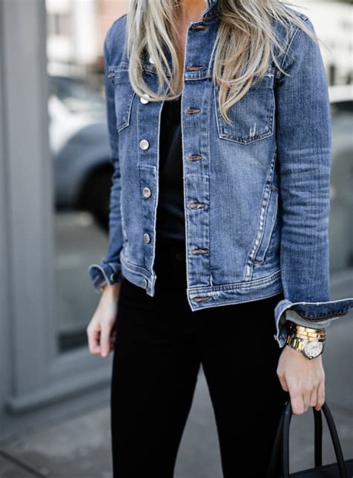 Is it OK to wear a blue denim jacket with black jeans?
