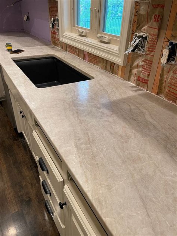 Is there a granite that looks like Taj Mahal quartzite?