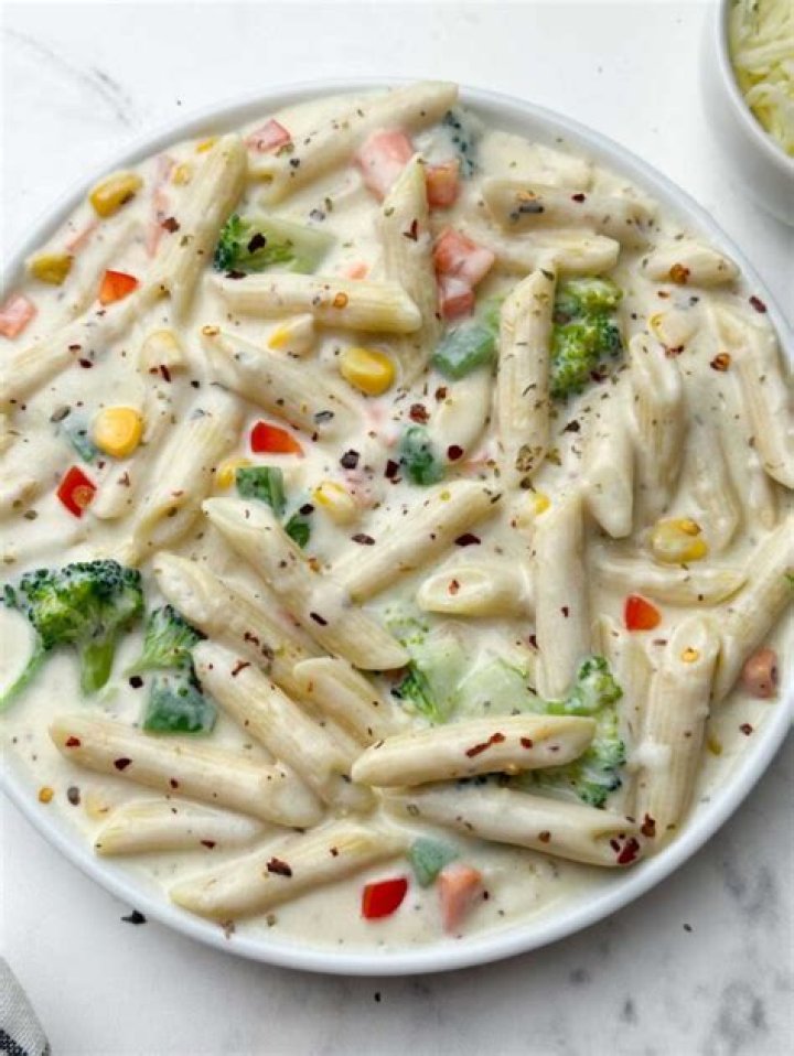 Is white sauce and Alfredo sauce the same?