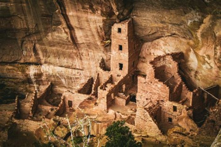 What are cliff dwellings called?