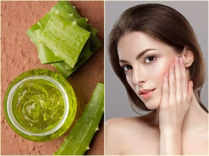 What can I mix with aloe vera for glowing skin?