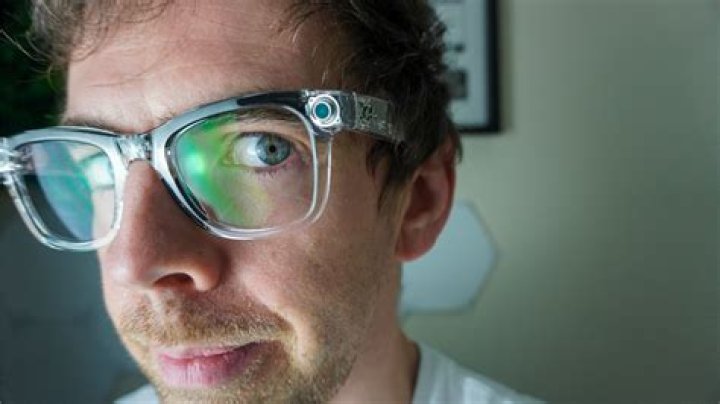 What do glasses say about a person?