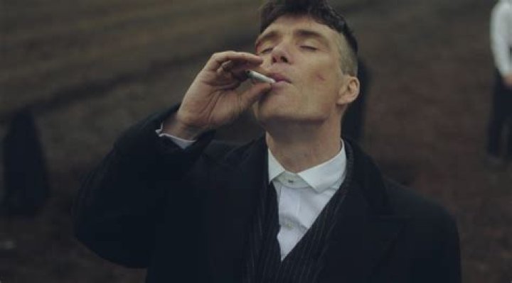 What does he smoke in Peaky Blinders?
