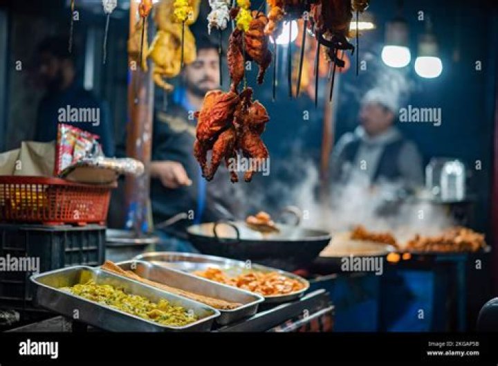 What food is famous in Srinagar?