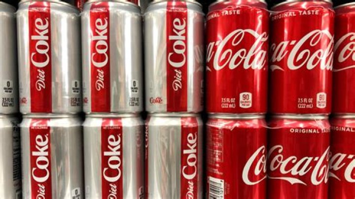 What happens if a cat does Coke?