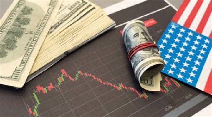 What happens if the dollar collapses?