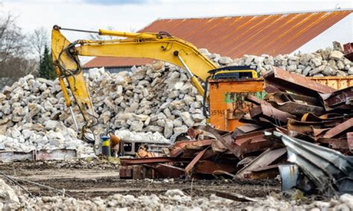 What is a redhead in construction?