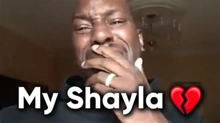 What is a Shayla scarf?