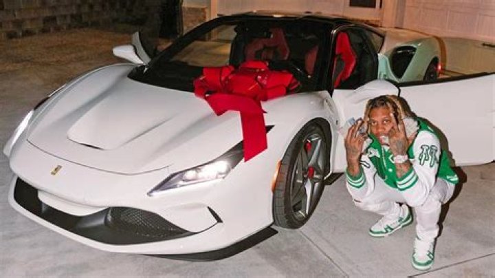 What is Lil Durk's favorite car?