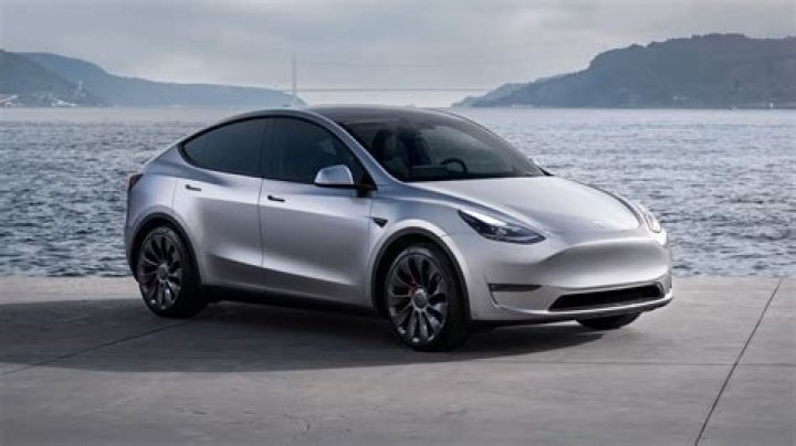 What is roll mode Tesla?