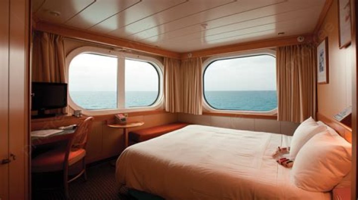 What is the best room position on a cruise ship?