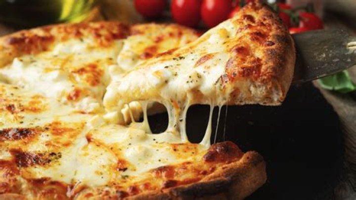 What kind of onion goes on pizza?