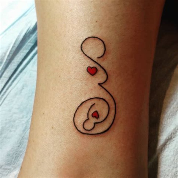 What tattoo symbolizes a miscarriage?