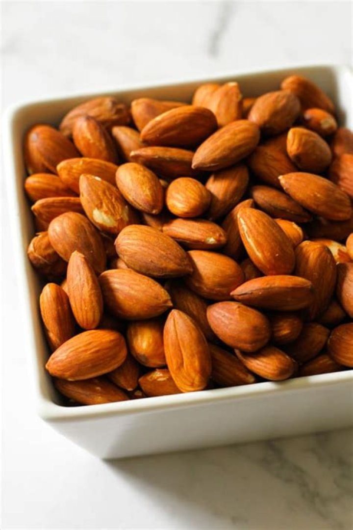 Which are better for you raw or roasted almonds?