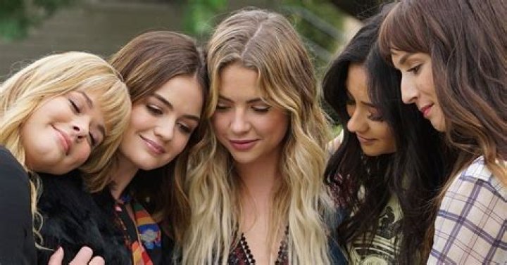 Who got pregnant in Pretty Little Liars?