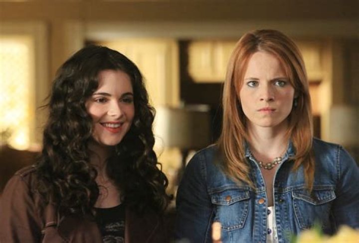 Who is Bay's boyfriend in Switched at Birth?