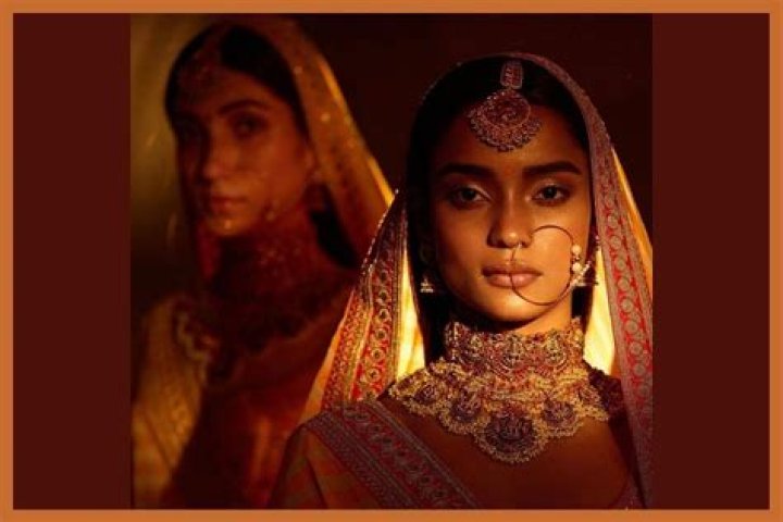 Why do Hindu wear orange?