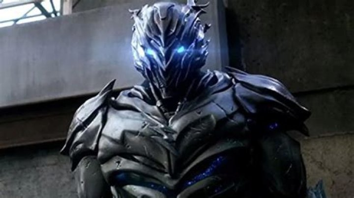 Why is Savitar faster in his suit?